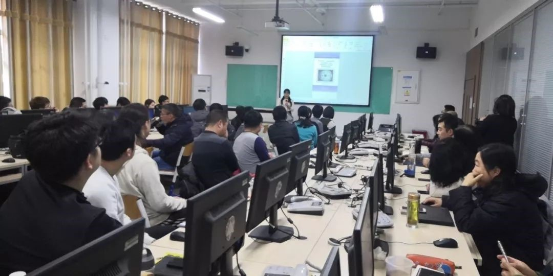 首都信息致力国内人工智能发展 组织知名专家开展高校系列学术活动
